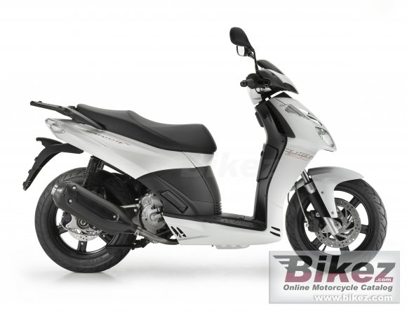 2012 Aprilia SportCity Cube 300 photo